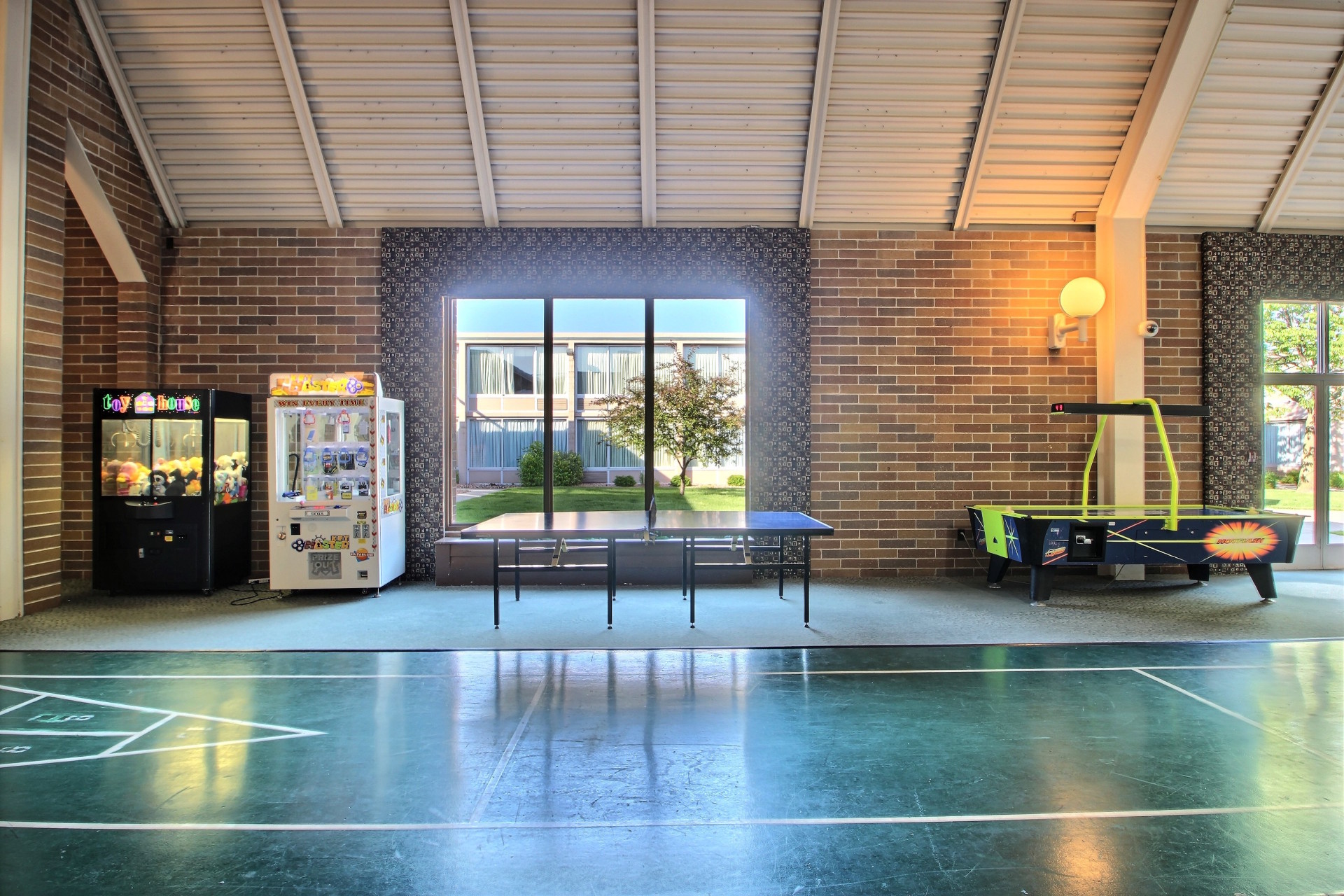 Radisson Hotel and Conference Center Fond du Lac Over view