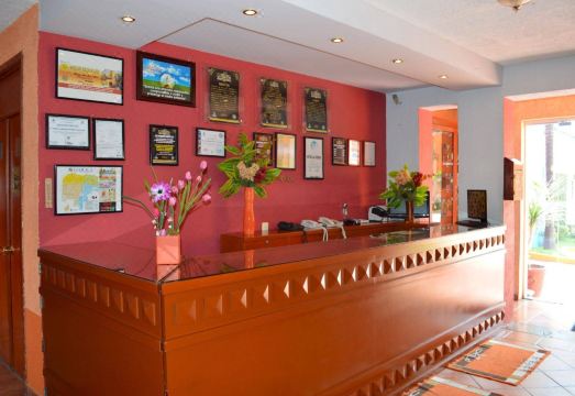 Hotel la Rienda Mision TequillanHotel Overview