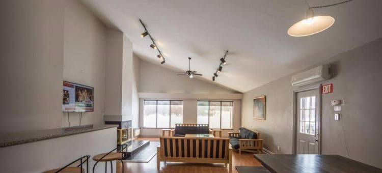 蓝山 7 床蒂罗尔山区木屋 35L - 附热水浴缸(7 Bed Blue Mountain Tyrolean Chalet with Hot Tub 35L)图片