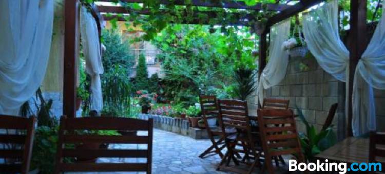 Family Hotel Daf图片