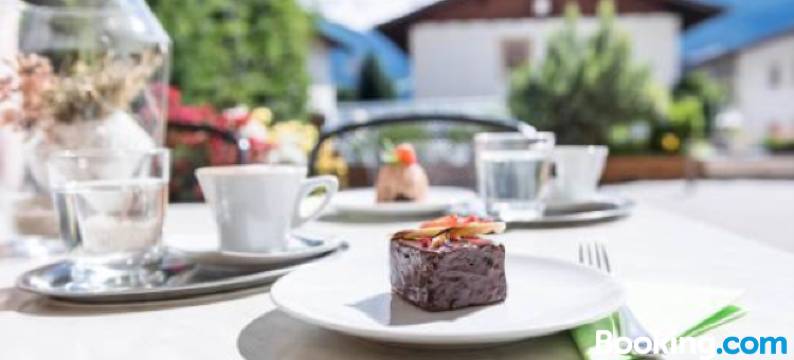 Saldur Small Active Hotel图片