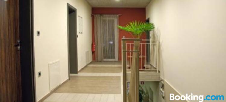 普拉斯卡费酒店(Hostel Plus Caffe)图片