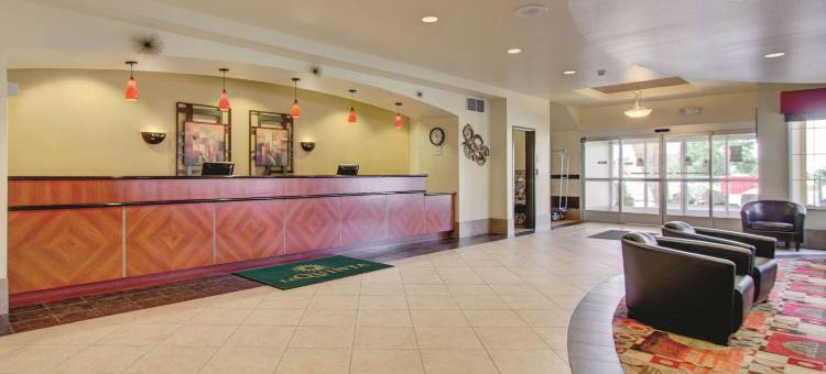 丹佛盖特威公园拉昆塔温德姆套房酒店(La Quinta Inn & Suites by Wyndham Denver Gateway Park)图片