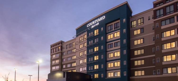 卡尔加里南万怡酒店(Courtyard Calgary South)图片