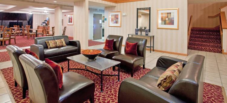舒适酒店及套房西北密尔沃基(Comfort Inn & Suites NW Milwaukee)图片