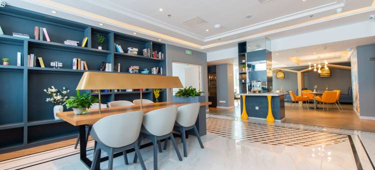 白玉兰酒店(大连瓦房店火车站商业中心店)图片