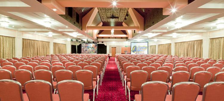 德雷顿庄园酒店(Drayton Manor Hotel)图片