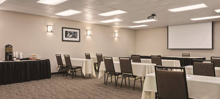 丽笙乡村套房酒店-明尼苏达州伍德伯里(Country Inn & Suites by Radisson, Woodbury, MN)图片