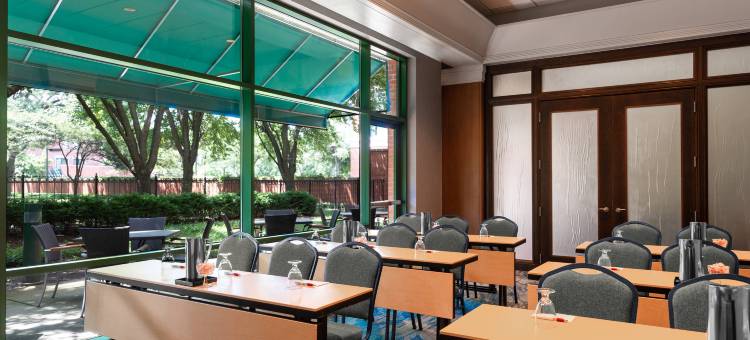 芝加哥医学园区/UIC 万怡酒店(Courtyard Chicago at Medical District/UIC)图片