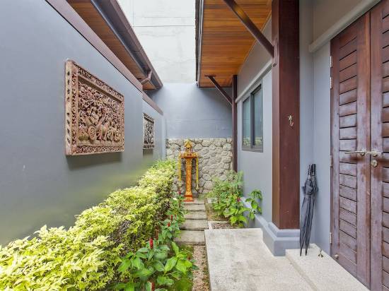 Villa Karuna by Holiplanet