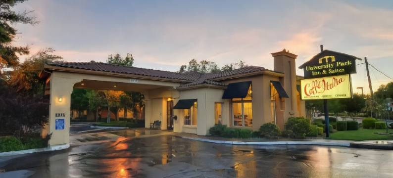 大学公园旅馆套房酒店(University Park Inn & Suites)图片