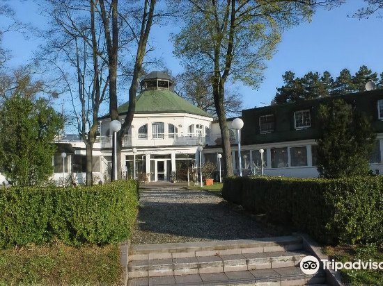 奥斯特罗夫酒店