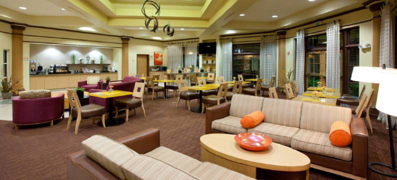 亚历山德里亚机场拉昆塔温德姆套房酒店(La Quinta Inn & Suites by Wyndham Alexandria Airport)图片