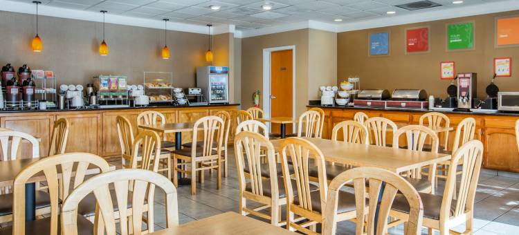 维塞利亚会议中心舒适套房酒店(Comfort Suites Visalia - Convention Center)图片