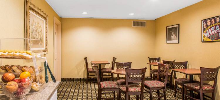 米尔代尔-绍辛顿伊克诺旅馆(Econo Lodge Milldale - Southington)图片