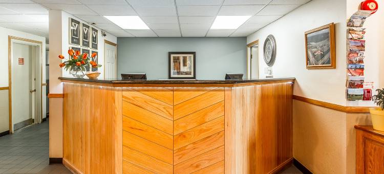 托玛凯隆波因特酒店(Clarion Pointe Tomah)图片