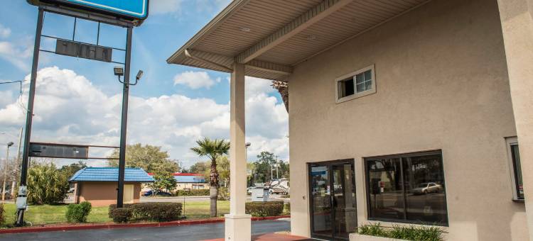 湖市I-75罗德威酒店(Rodeway Inn Lake City I-75)图片