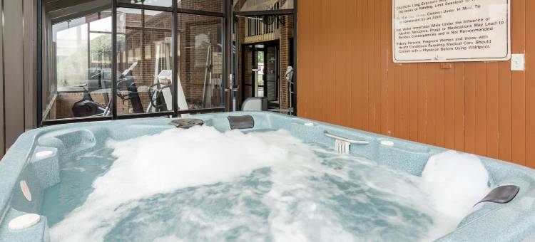 利堡罗德威酒店(Rodeway Inn at Fort Lee)图片