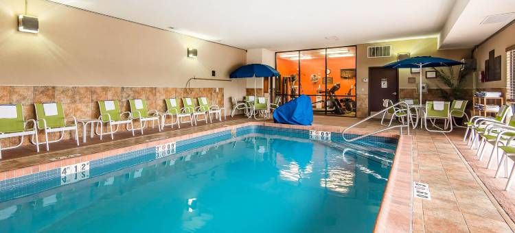 近欢闹世界舒适套房酒店(Comfort Inn & Suites Kansas City - Northeast)图片