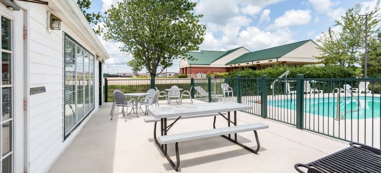 图珀洛巴恩斯克罗辛伊克诺旅馆(Econo Lodge Tupelo Barnes Crossing)图片