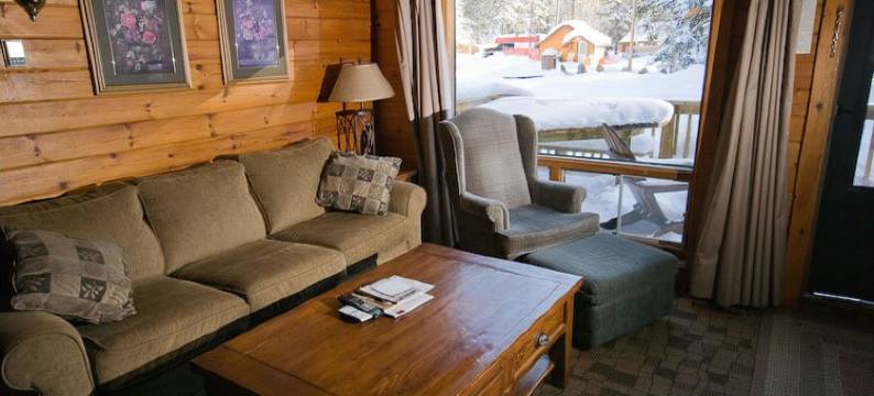 卡斯尔山小屋酒店(Castle Mountain Chalets)图片