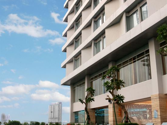 Surabaya Cinema Xxi Hotels Reservations From Aud 46 Tripcom