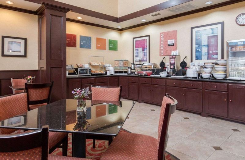 Comfort Suites Palestine Hotel Reviews And Room Rates Trip Com