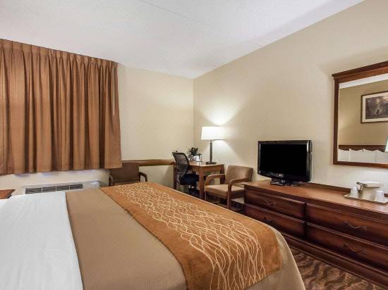 Comfort Inn Suites Branson Meadows Hotel Reviews And Room Rates