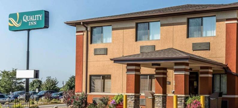 锡达拉皮兹柯林斯路凯艺酒店(Quality Inn at Collins Road - Cedar Rapids)图片