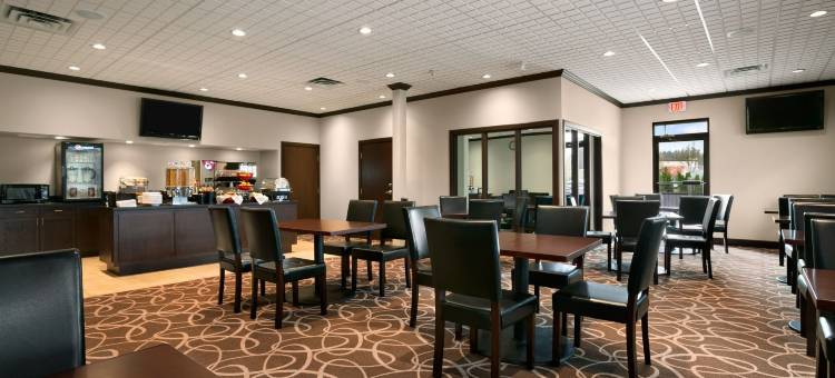 匹特草原贝斯特韦斯特优质套房酒店(Best Western Plus Pitt Meadows Inn  Suites)图片