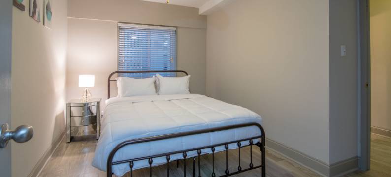 1 居市中心公寓式客房酒店(1 Bedroom Downtown Condo)图片