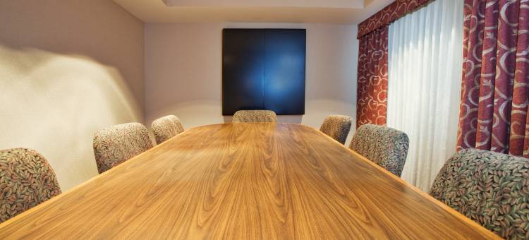 Staybridge Suites 大急流城的KENTWOOD by IHG(Staybridge Suites Grand Rapids - Airport)图片