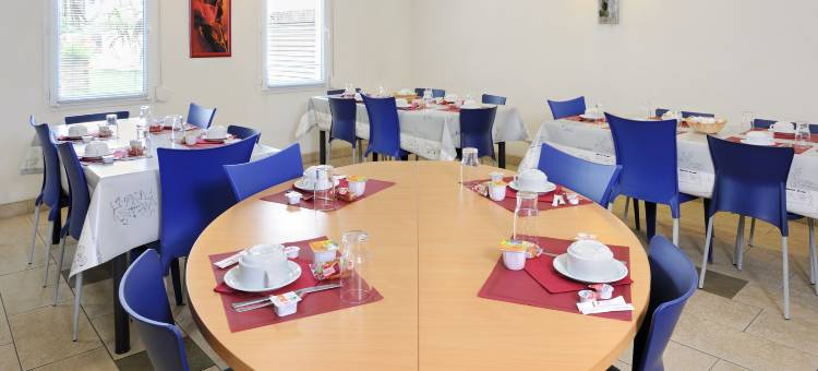 兰斯克莱马来塞祖尔阿菲尔酒店(Séjours & Affaires Reims Clairmarais)图片