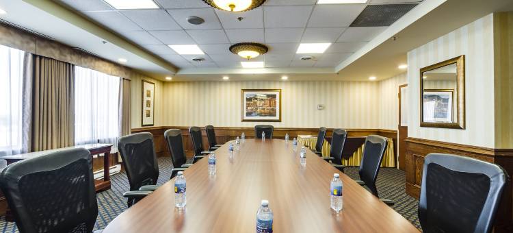 蒙地卡罗酒店™ - 米西索加机场套房(Monte Carlo Inn Airport Suites)图片