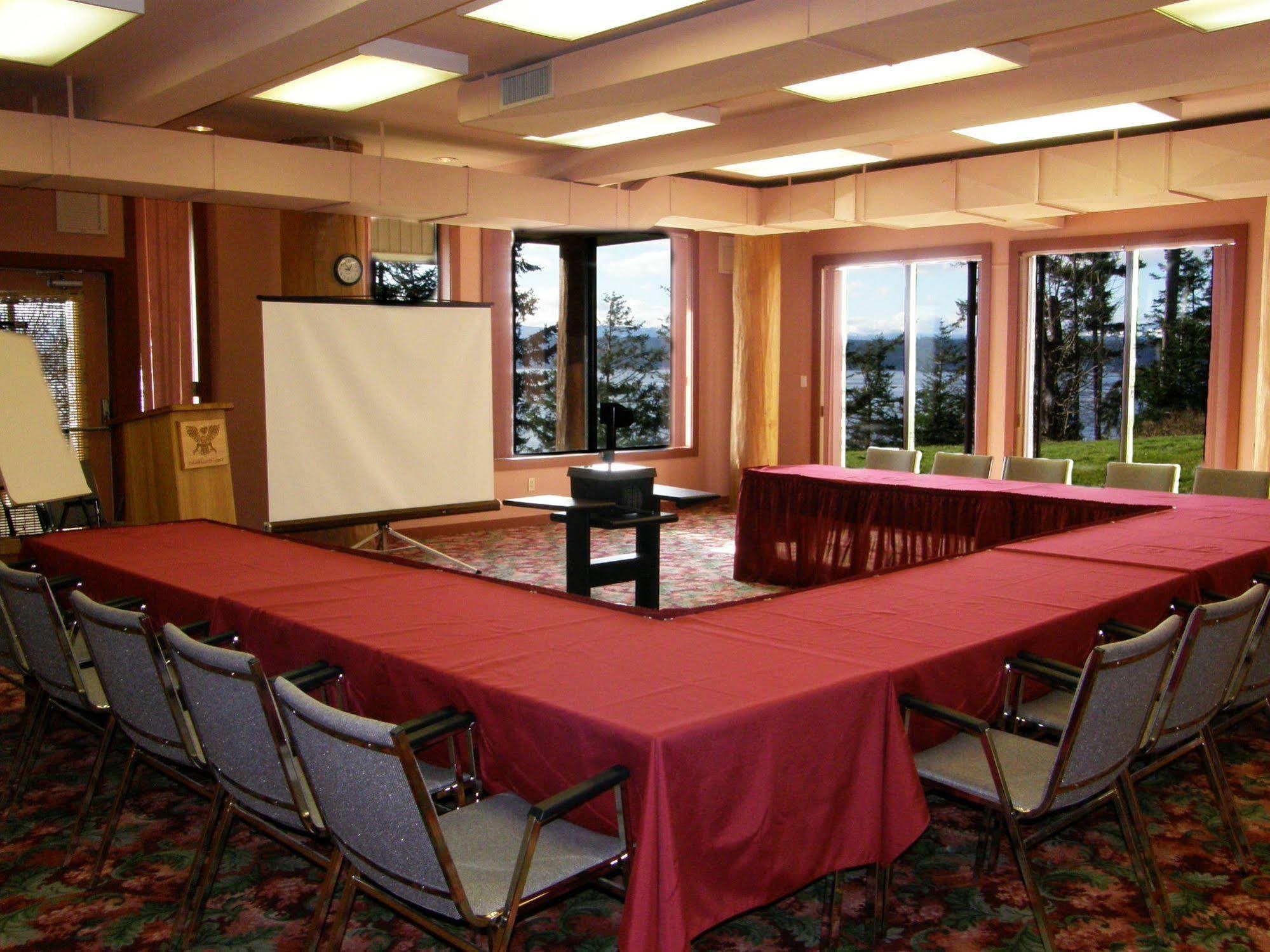 Tsa-Kwa-Luten Lodge Over view