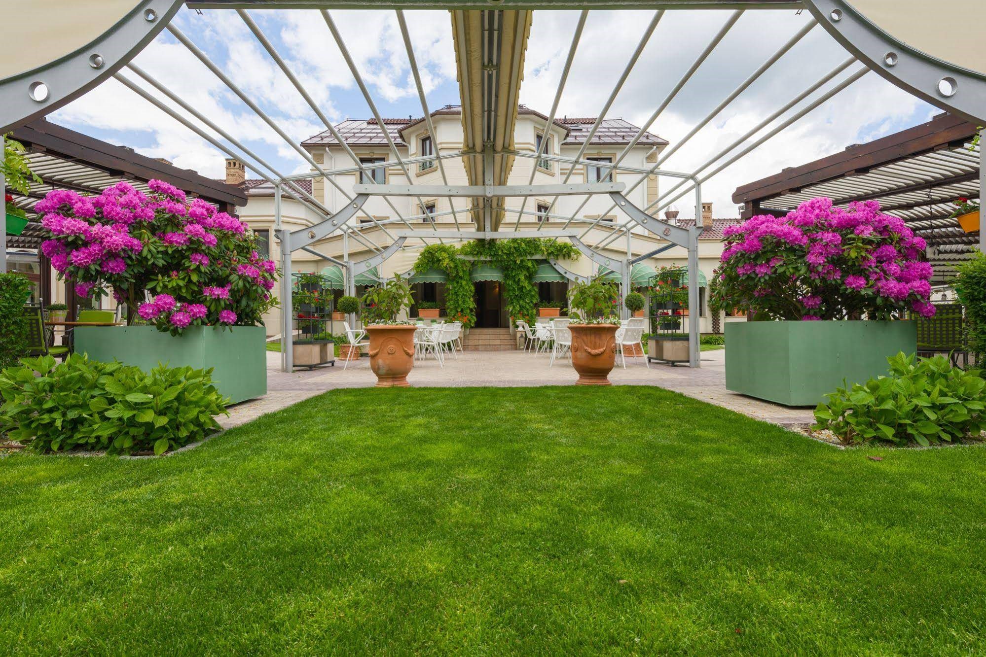 Hotel SonnenhofOver view