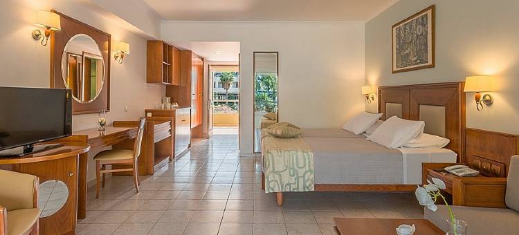 基普里奥蒂斯马里斯套房酒店(Kipriotis Maris Suites)图片