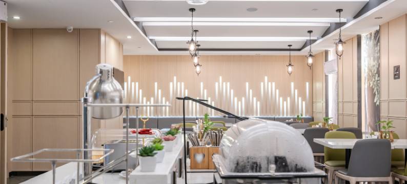 杭州西湖湖滨断桥残雪亚朵酒店图片