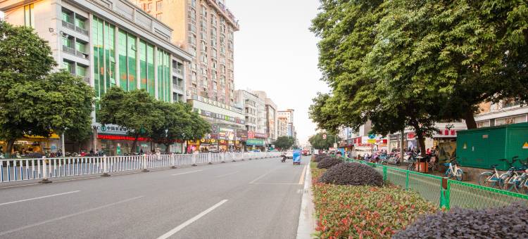 骏怡精选酒店(江南宋城步步高新天地店)图片