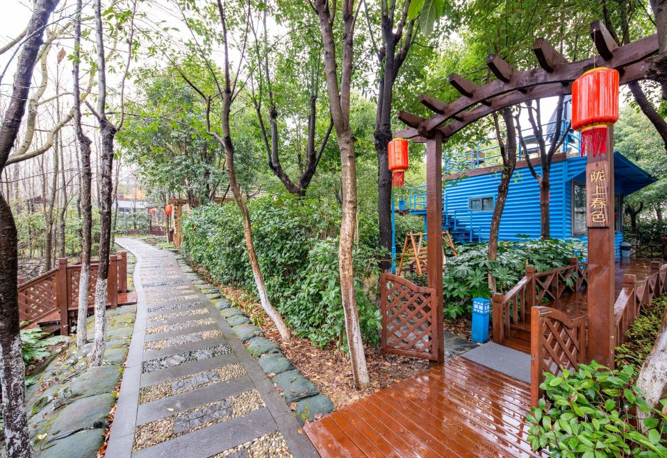 Guizu Buluo Senlinjia Hostel Hotel Overview