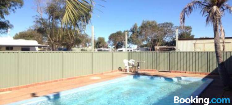 内陆绿洲旅行车公园(Outback Oasis Caravan Park)图片