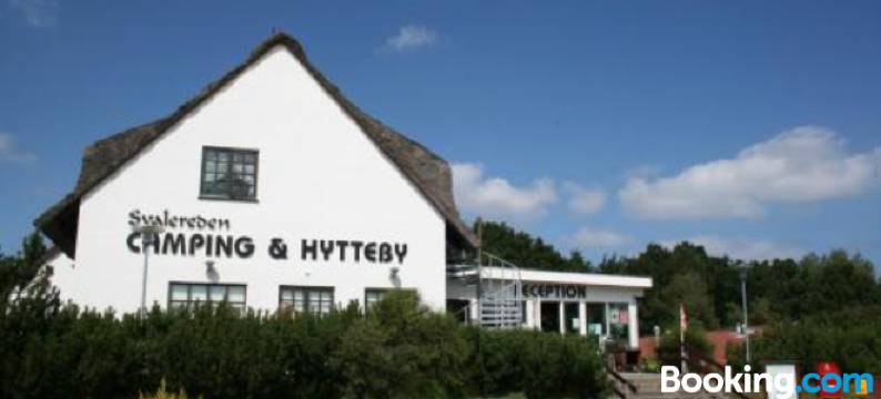 斯瓦勒雷丹露营小屋酒店(Svalereden Strand Camping Cottages)图片