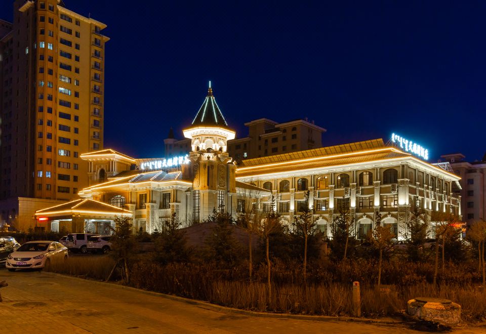  Hotel Overview