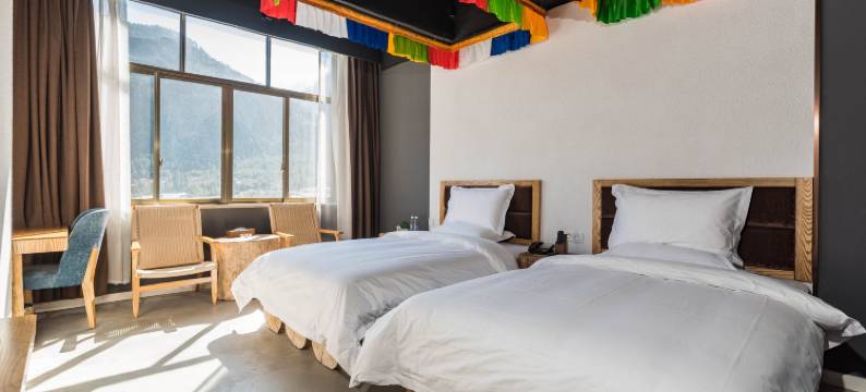 波密格拉丹东酒店图片