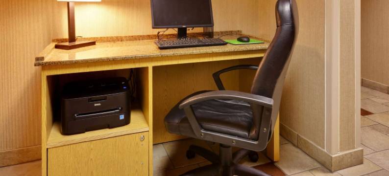 普拉茨堡拉昆塔温德姆套房酒店(La Quinta Inn & Suites by Wyndham Plattsburgh)图片