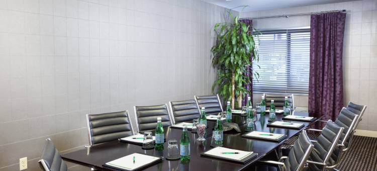 纽瓦克机场希尔顿欢朋酒店(Hampton Inn Newark Airport)图片