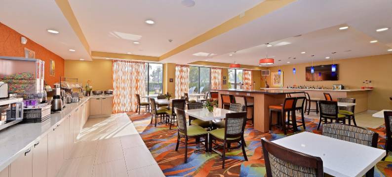 弗雷斯诺机场贝斯特韦斯特优质酒店(Best Western Plus Fresno Airport Hotel)图片