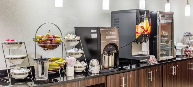 春之湖 - 费耶特维尔自由堡附近舒眠套房酒店(Sleep Inn & Suites Spring Lake - Fayetteville Near Fort Bragg)图片