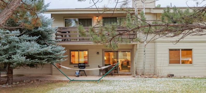 Ski Hike Fish and Golf in Carbondale by RedAwning图片