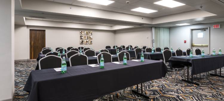 亨特斯维尔诺曼湖丽怡酒店(Country Inn & Suites by Radisson, Lake Norman Huntersville, NC)图片